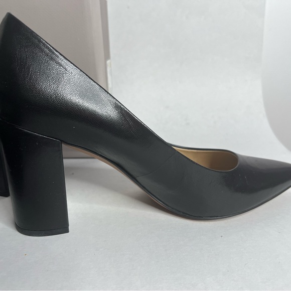 Sz 9.5 Elegant Black Heels - Picture 4 of 6